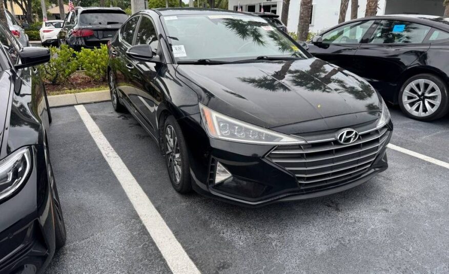 2020 Hyundai Elantra Limited 2.0L IVT