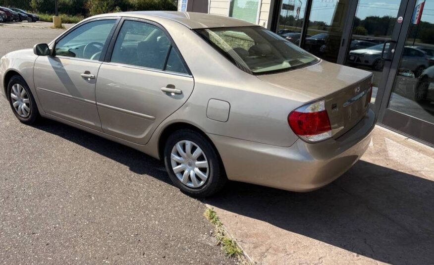 2005 Toyota Camry LE I4
