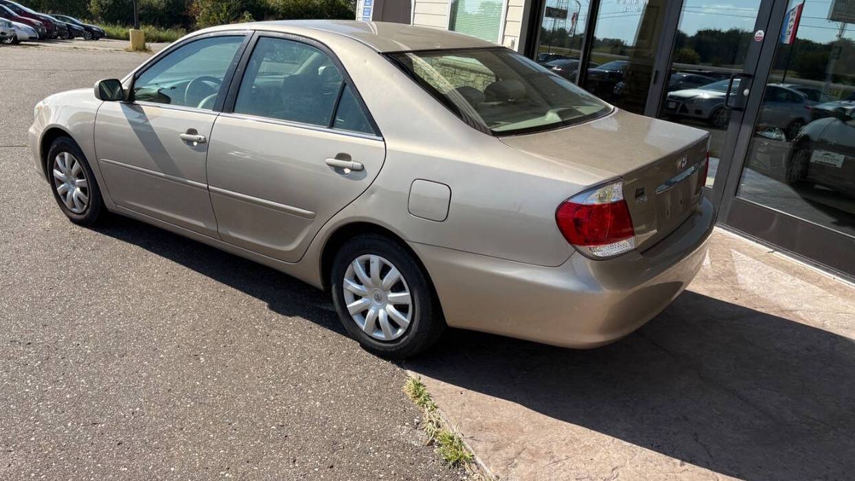 2005 Toyota Camry LE I4