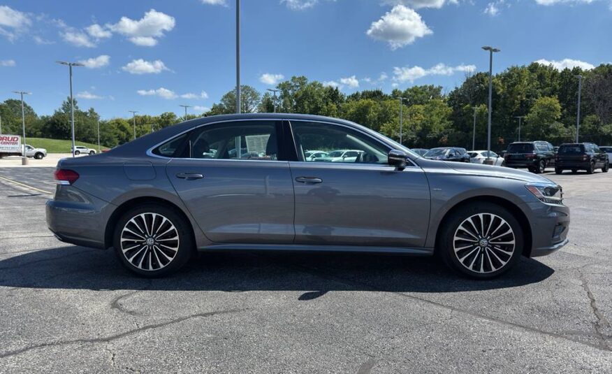 2022 Volkswagen Passat 2.0T Limited Edition