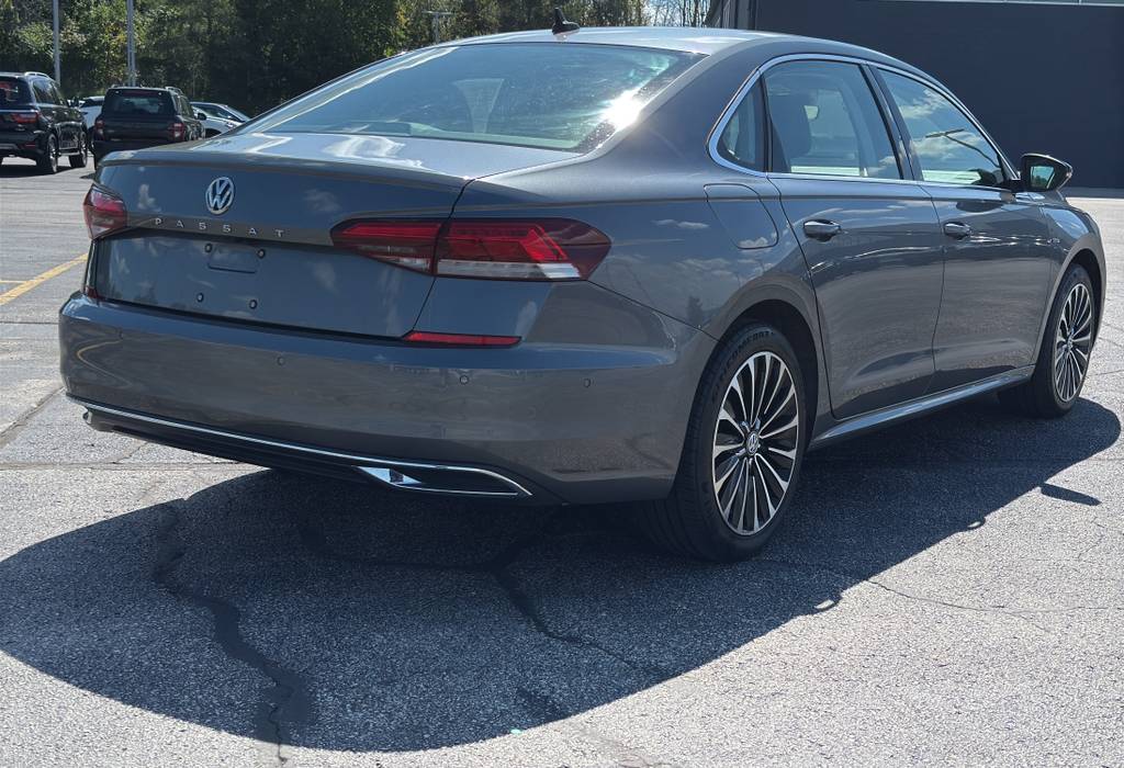 2022 Volkswagen Passat 2.0T Limited Edition