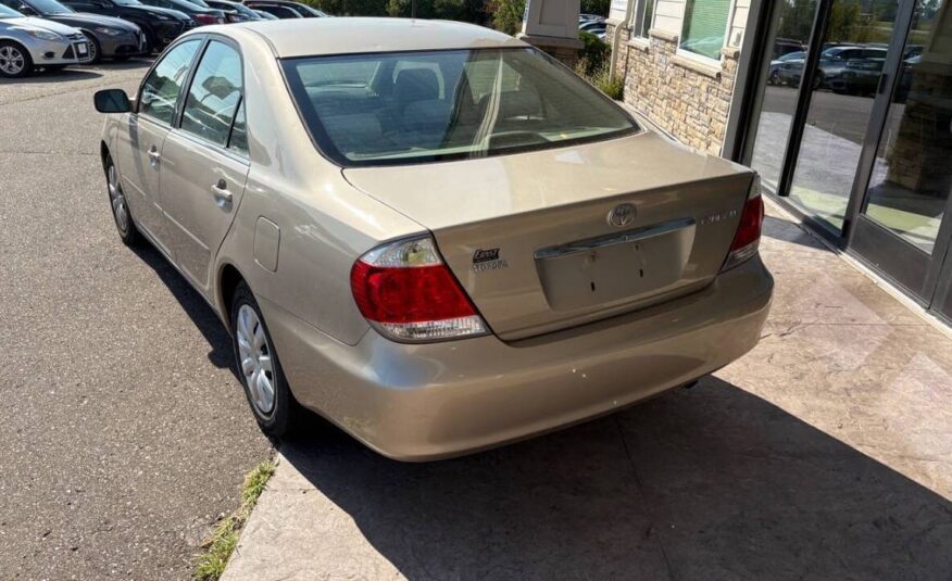 2005 Toyota Camry LE I4