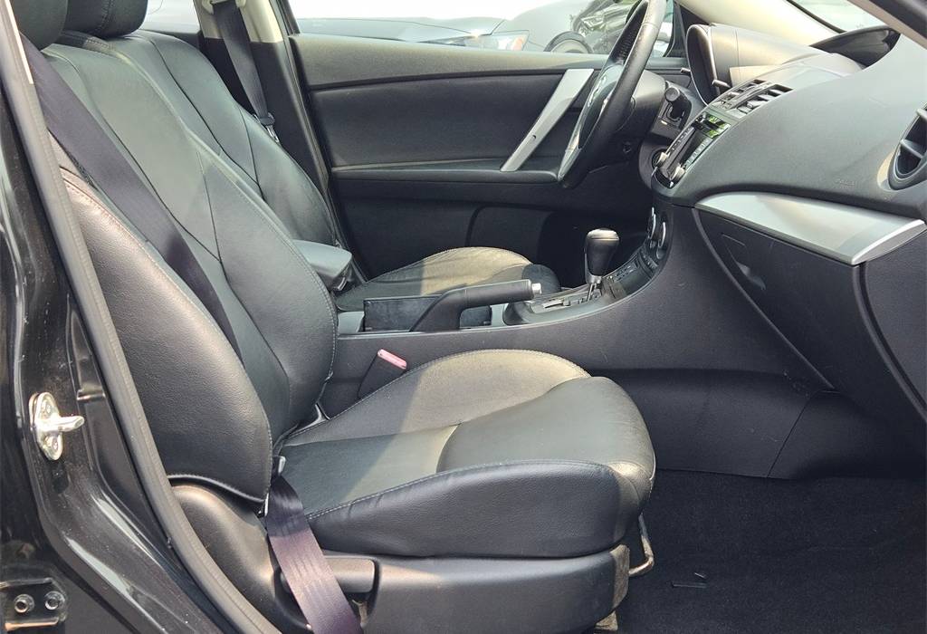 2013 Mazda Mazda3 i Grand Touring 5-Door Manual