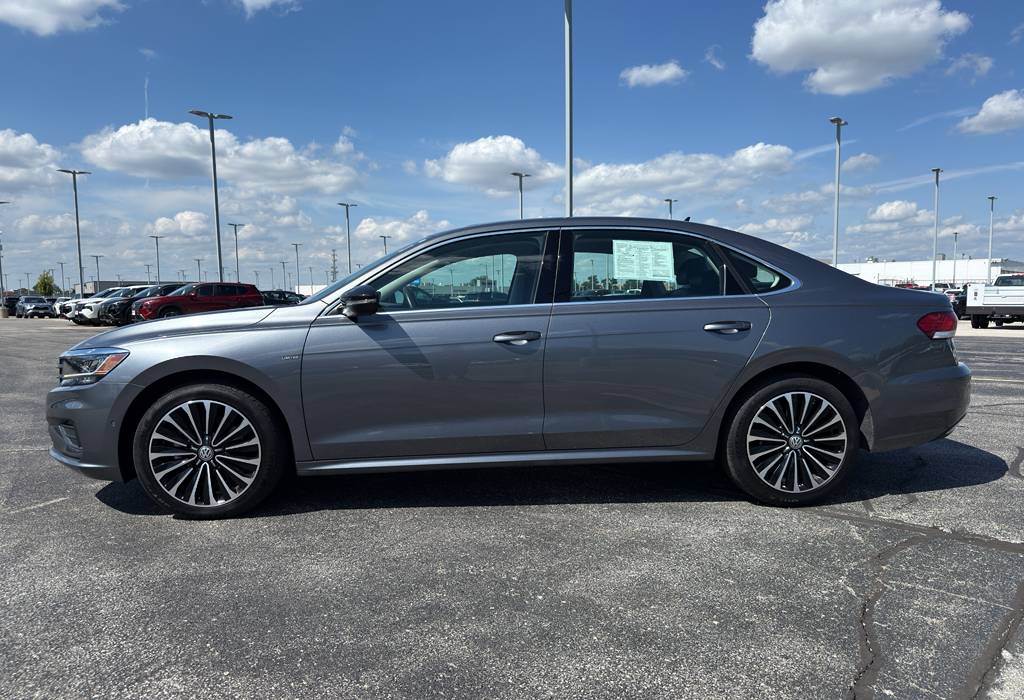 2022 Volkswagen Passat 2.0T Limited Edition