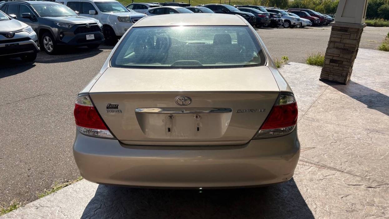 2005 Toyota Camry LE I4