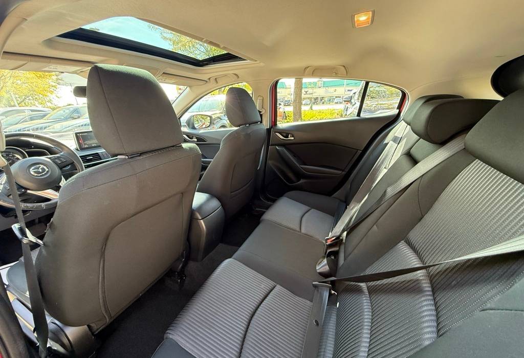 2016 Mazda Mazda3 i Touring 5-Door Automatic