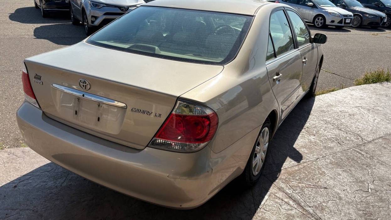 2005 Toyota Camry LE I4