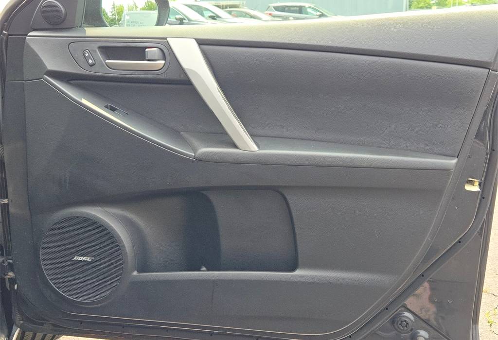 2013 Mazda Mazda3 i Grand Touring 5-Door Manual