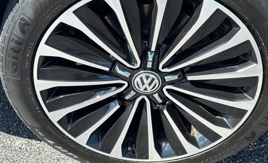 2022 Volkswagen Passat 2.0T Limited Edition