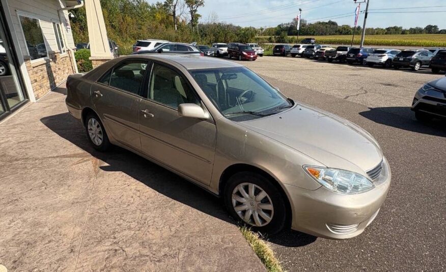 2005 Toyota Camry LE I4