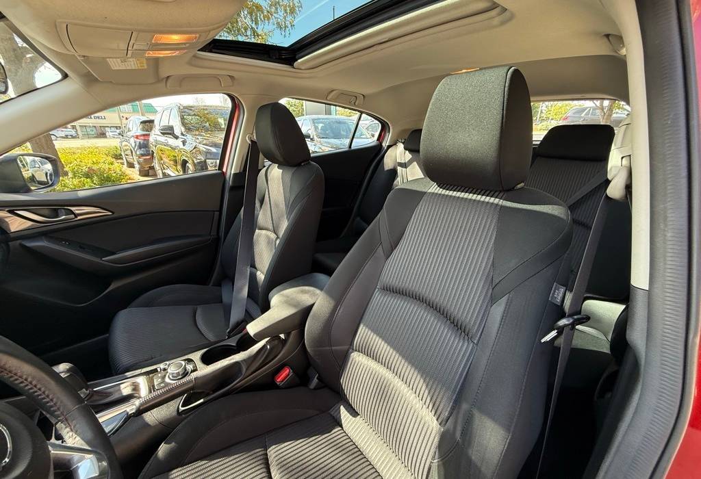 2016 Mazda Mazda3 i Touring 5-Door Automatic