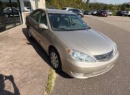 2005 Toyota Camry LE I4