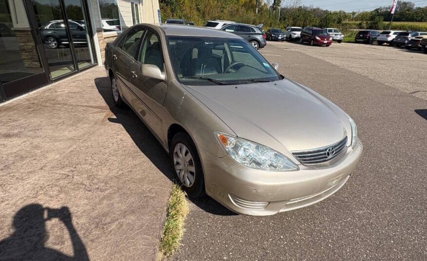 2005 Toyota Camry LE I4