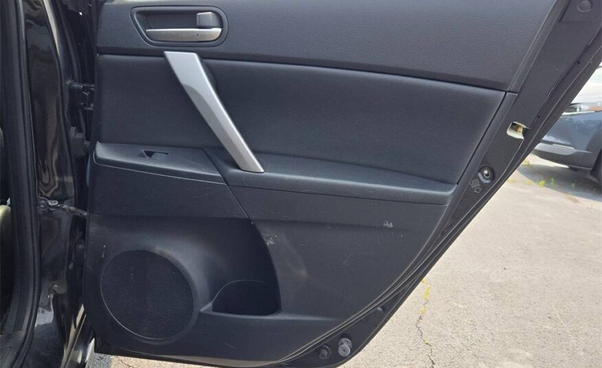 2013 Mazda Mazda3 i Grand Touring 5-Door Manual