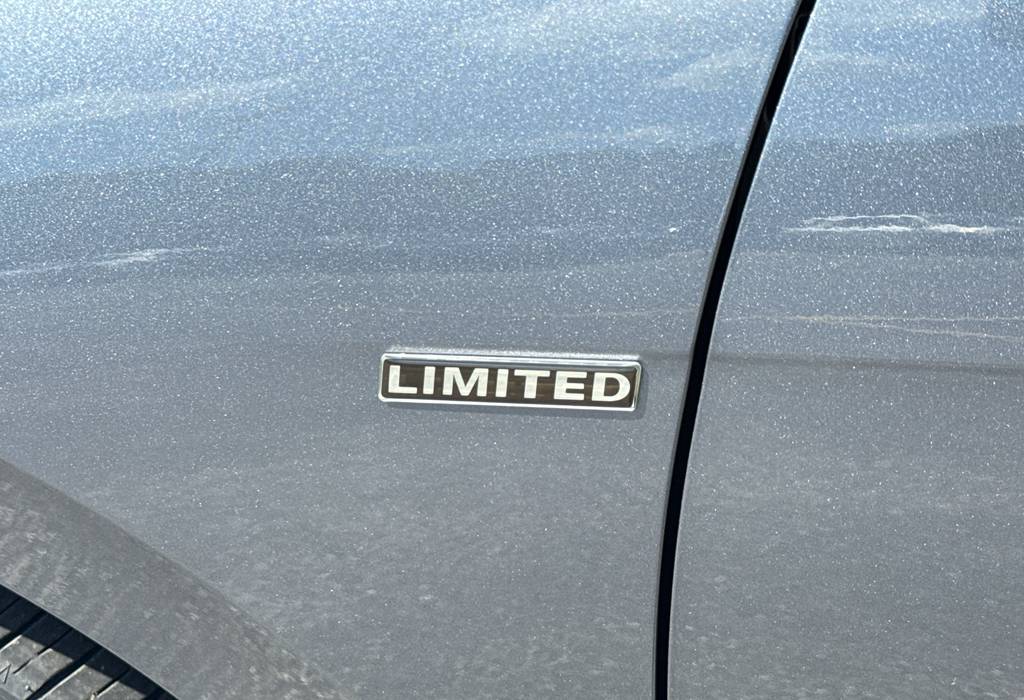 2022 Volkswagen Passat 2.0T Limited Edition