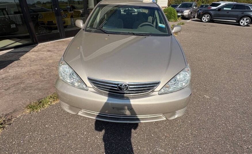 2005 Toyota Camry LE I4