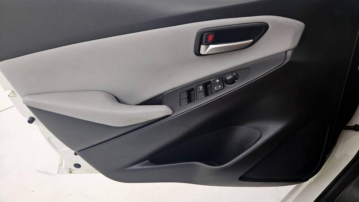 2019 Toyota Yaris LE Manual