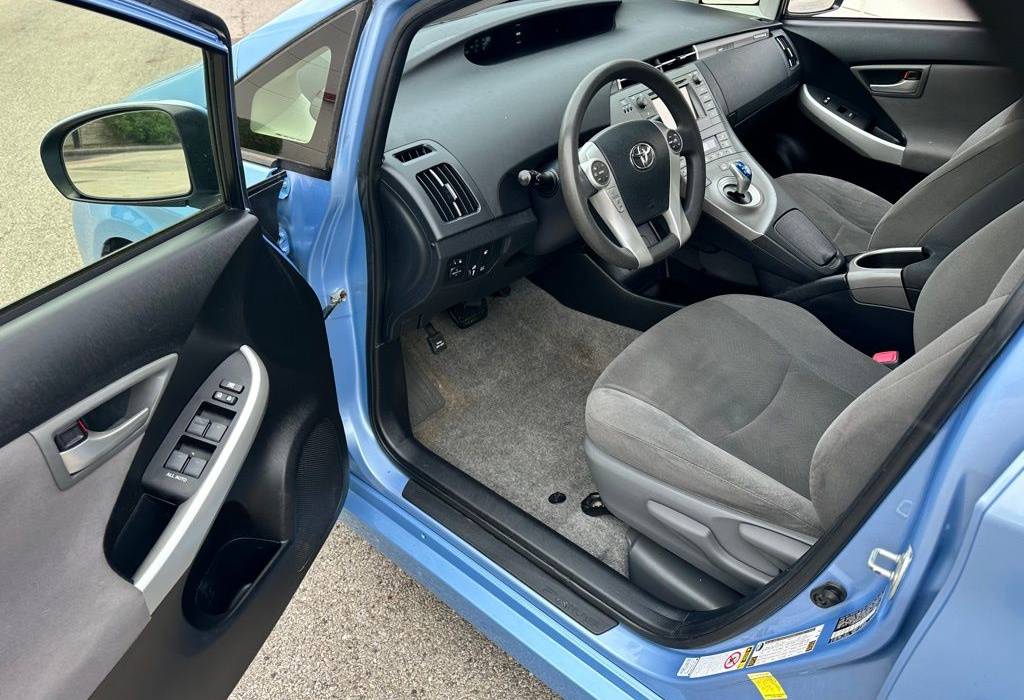 2013 Toyota Prius Plug-in Hybrid Advanced