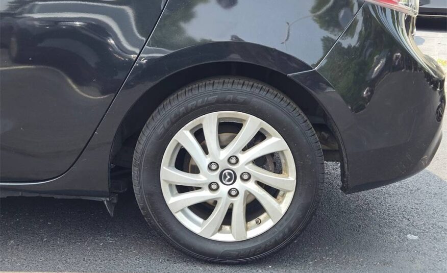 2013 Mazda Mazda3 i Grand Touring 5-Door Manual
