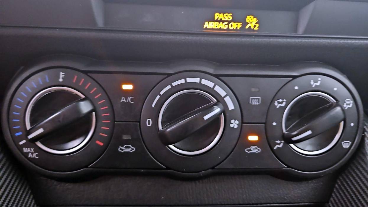 2019 Toyota Yaris LE Manual