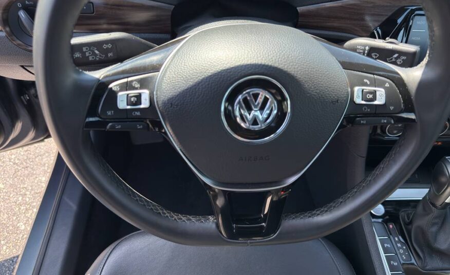 2022 Volkswagen Passat 2.0T Limited Edition