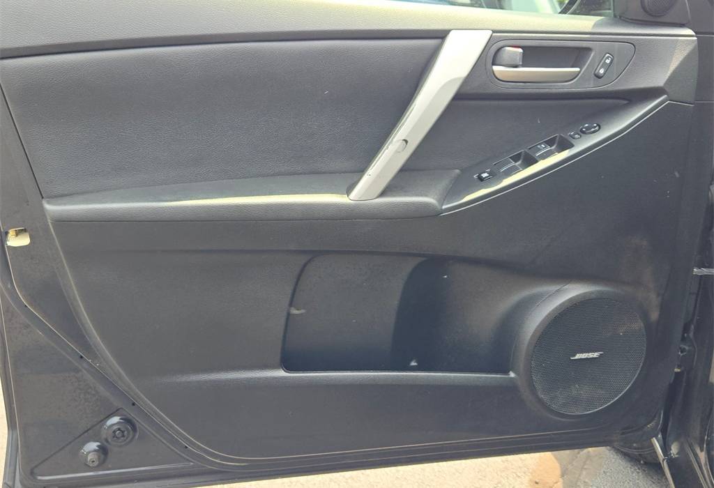 2013 Mazda Mazda3 i Grand Touring 5-Door Manual