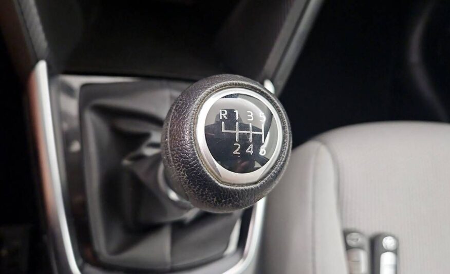 2019 Toyota Yaris LE Manual