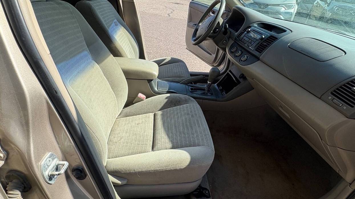 2005 Toyota Camry LE I4