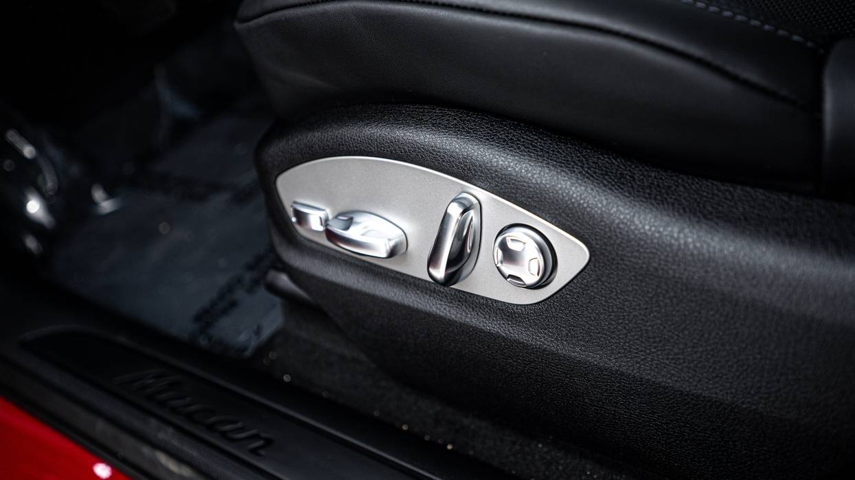 2025 Porsche Macan Macan