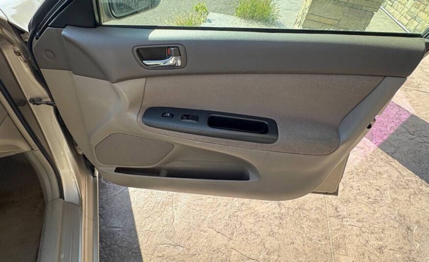 2005 Toyota Camry LE I4