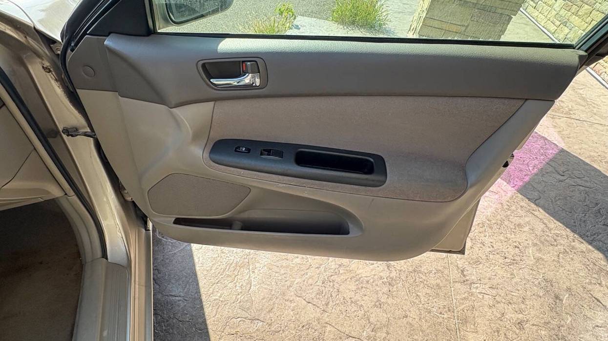 2005 Toyota Camry LE I4