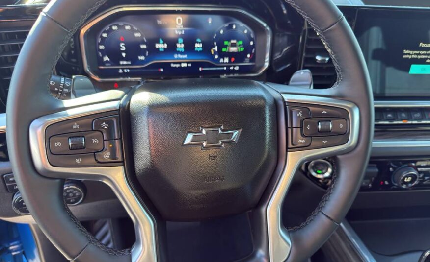 2025 Chevrolet Silverado 1500 LT Trail Boss Crew Cab Short Bed 4WD