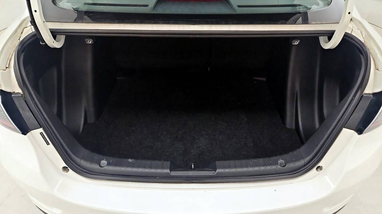 2019 Toyota Yaris LE Manual