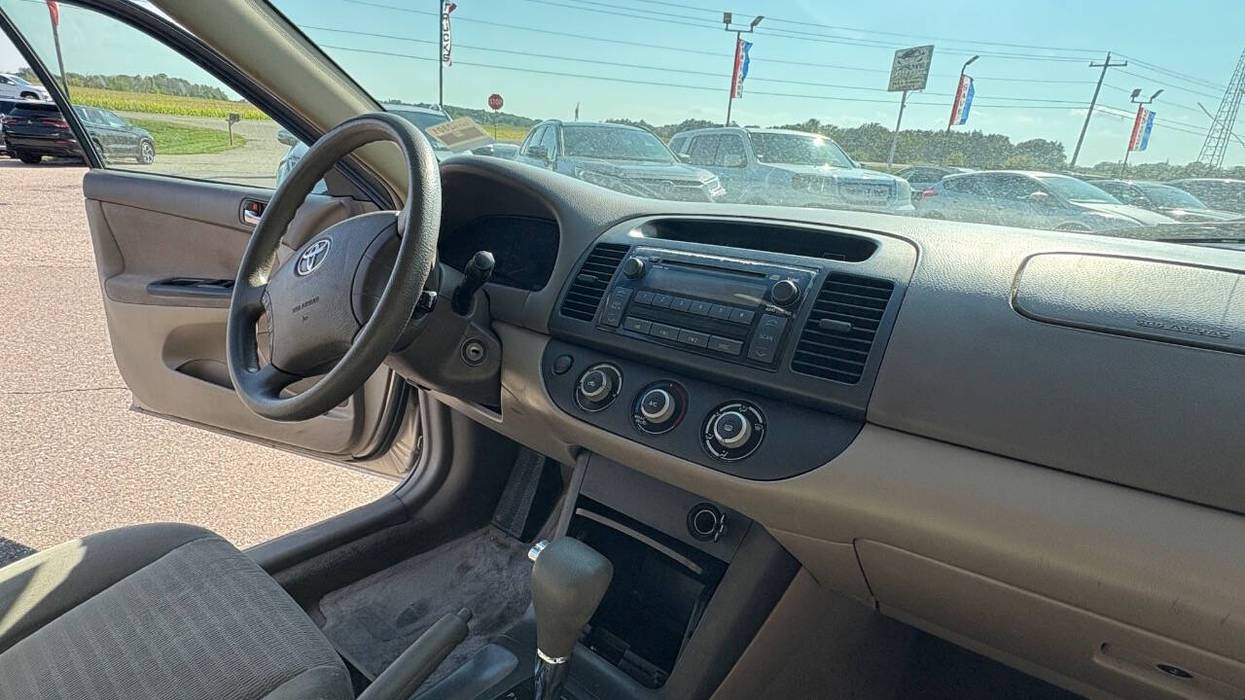 2005 Toyota Camry LE I4