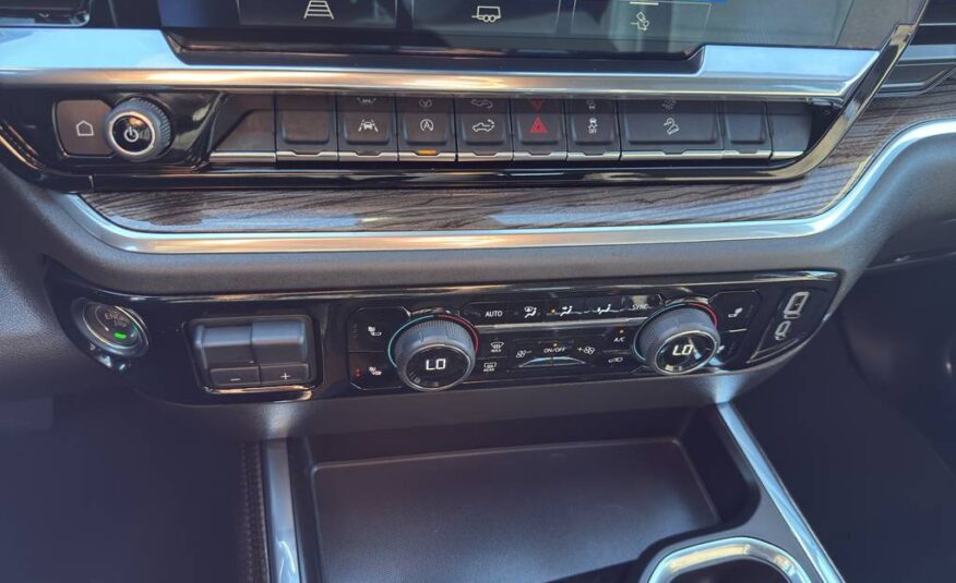 2025 Chevrolet Silverado 1500 LT Trail Boss Crew Cab Short Bed 4WD