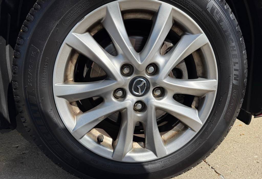 2016 Mazda Mazda3 i Touring 5-Door Automatic