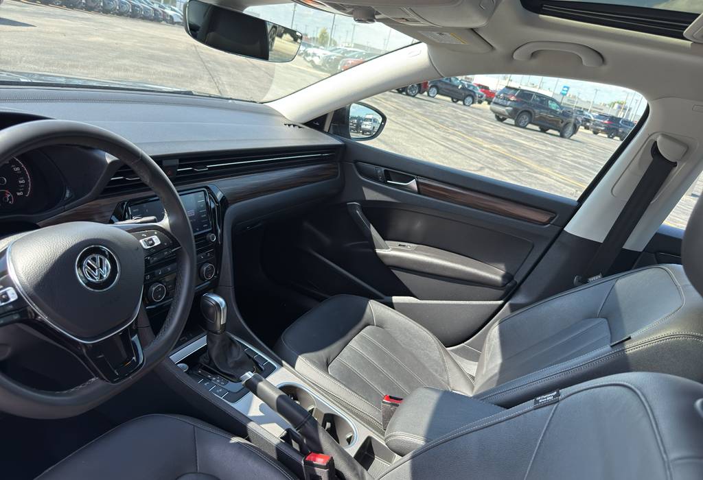 2022 Volkswagen Passat 2.0T Limited Edition
