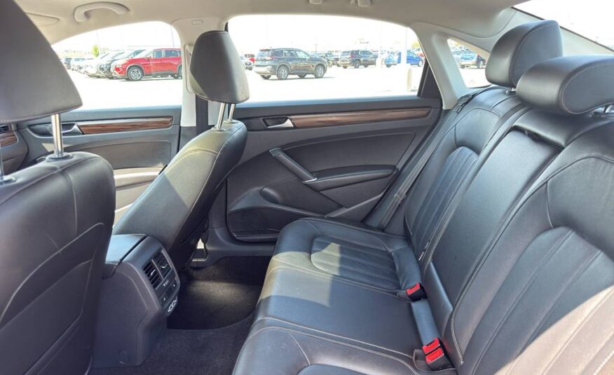 2022 Volkswagen Passat 2.0T Limited Edition