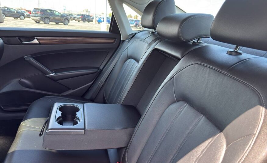 2022 Volkswagen Passat 2.0T Limited Edition