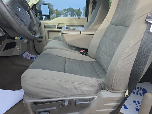 2009 Ford F-350 Super Duty XLT Crew Cab 4WD