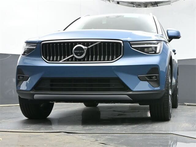 2024 Volvo XC40 B5 Plus Bright Theme AWD