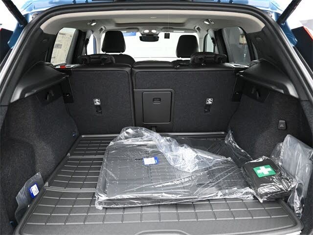 2024 Volvo XC40 B5 Plus Bright Theme AWD