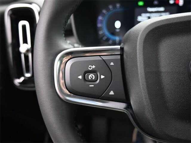 2024 Volvo XC40 B5 Plus Bright Theme AWD