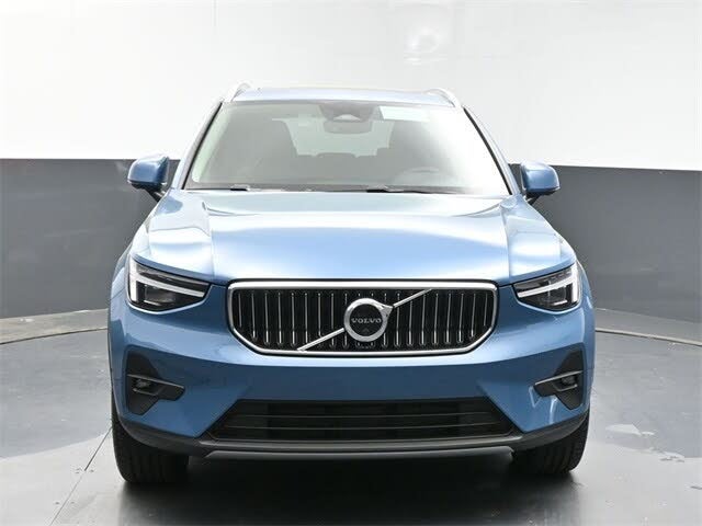 2024 Volvo XC40 B5 Plus Bright Theme AWD