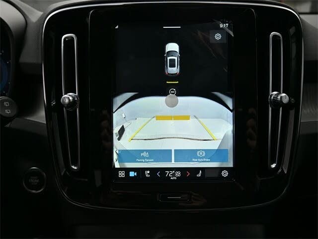 2024 Volvo XC40 B5 Plus Bright Theme AWD