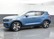2024 Volvo XC40 B5 Plus Bright Theme AWD