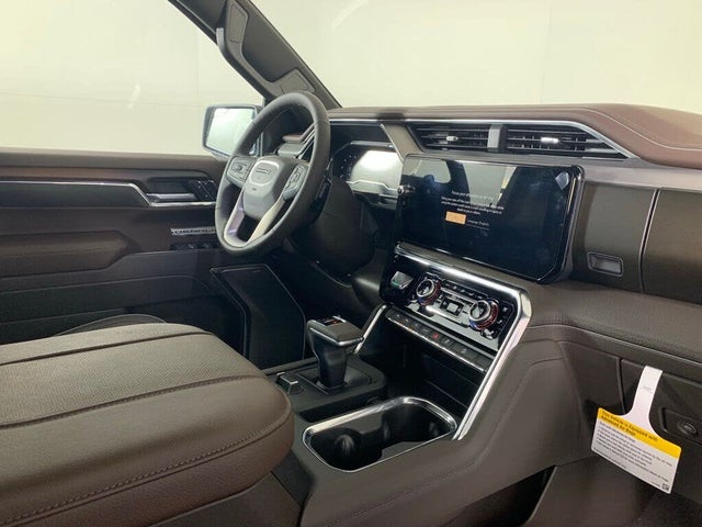 2025 GMC Sierra 1500 Denali Crew Cab 4WD
