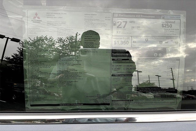 2025 Mitsubishi Outlander SEL FWD