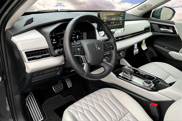 2025 Mitsubishi Outlander SEL FWD