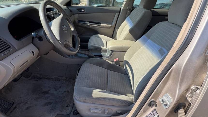 2005 Toyota Camry LE I4